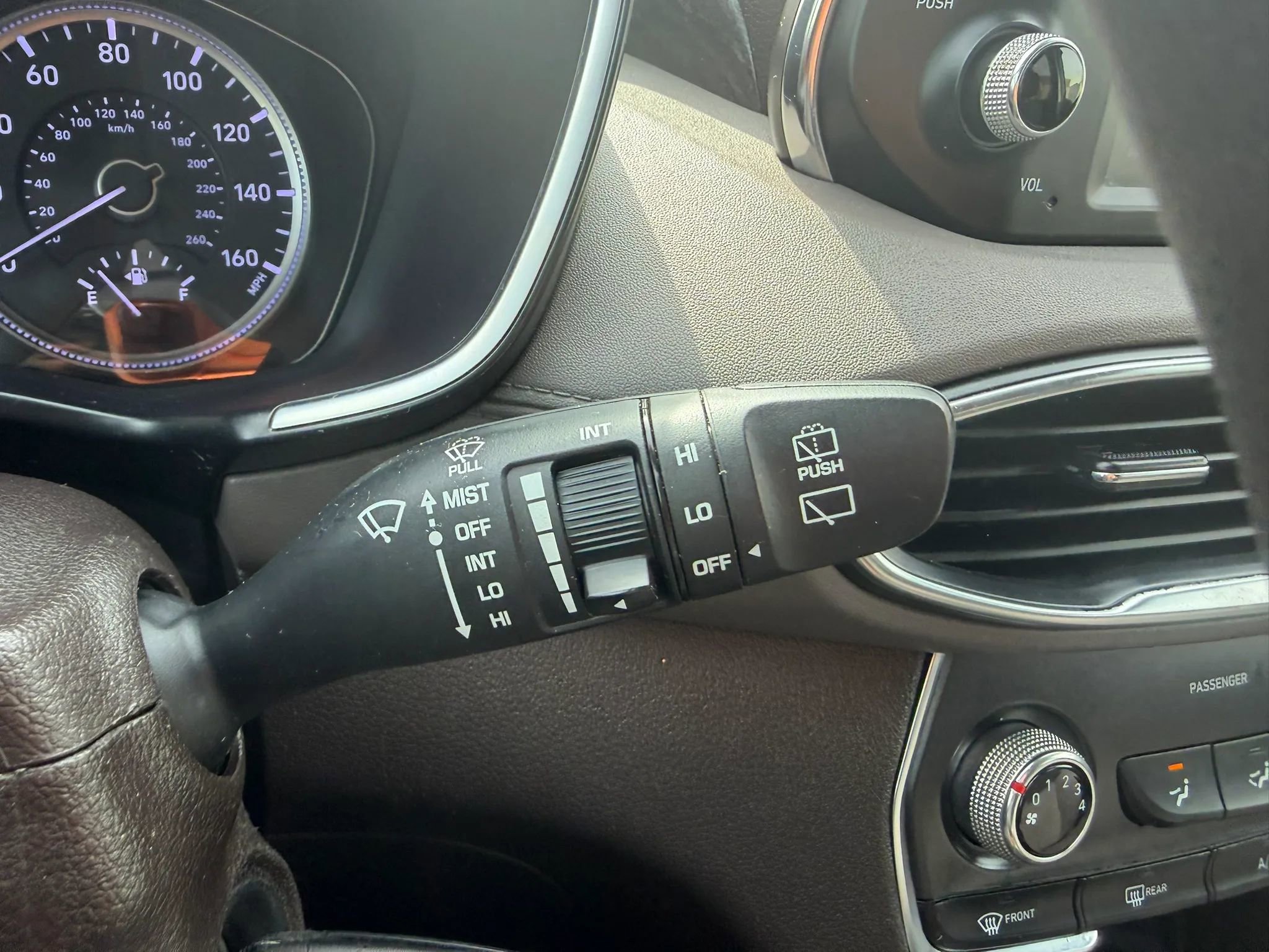 Used 2019 Hyundai Santa Fe SE FWD image 12