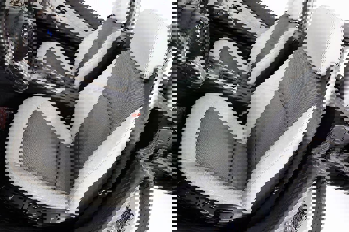 Used 2004 BMW Z4 2.5i image 7