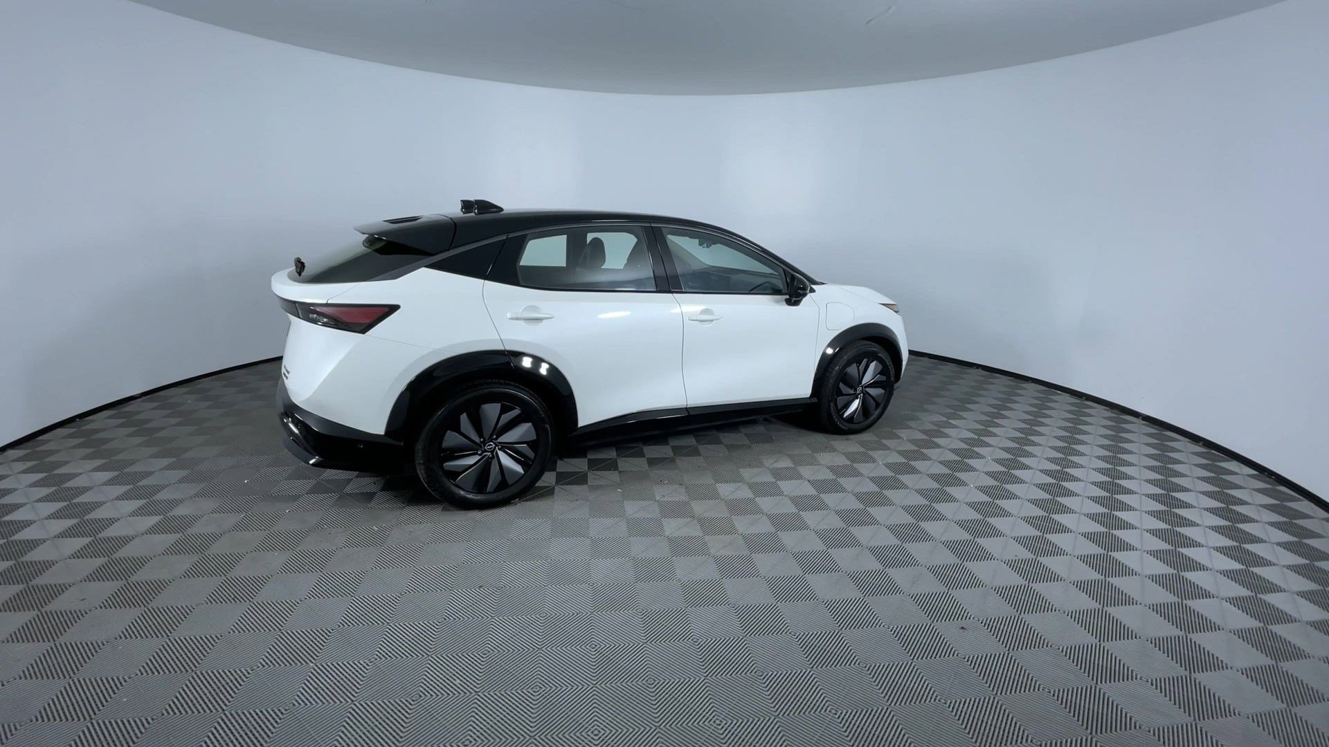 Certified 2024 Nissan Ariya AWD image 9