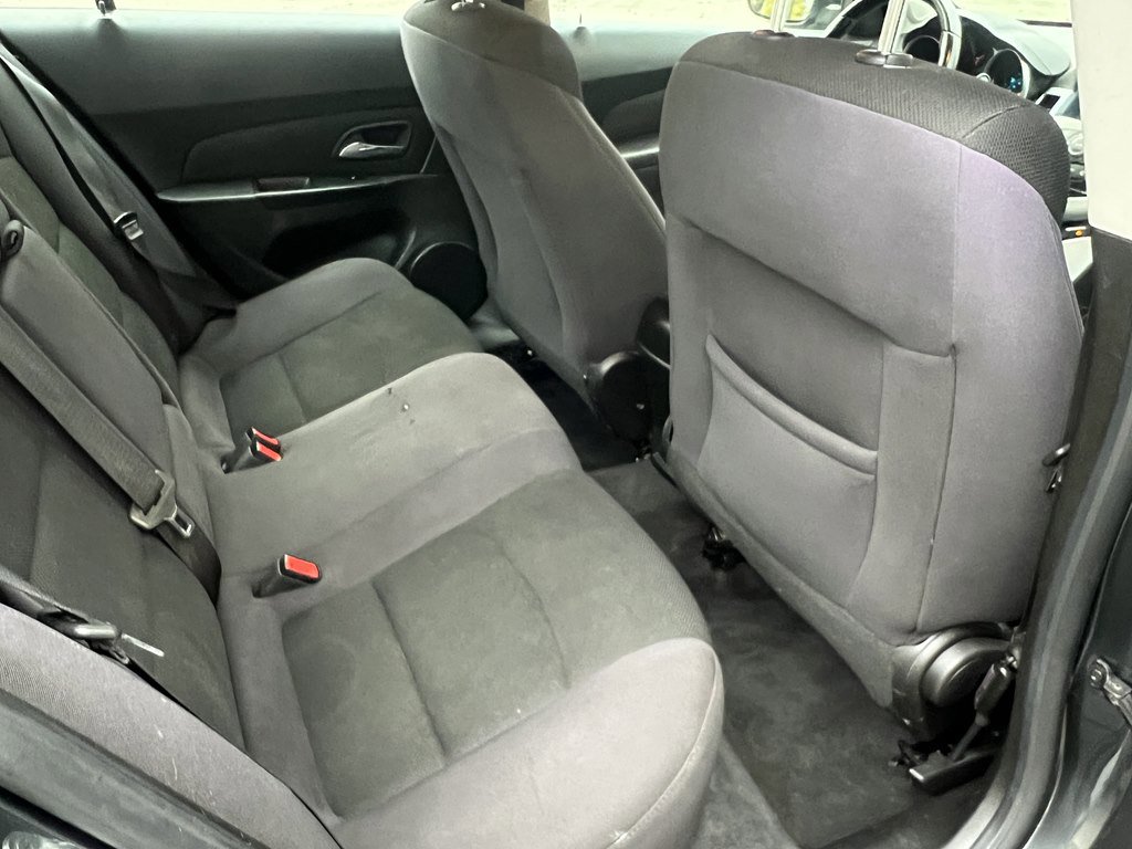 Used 2013 Chevrolet Cruze LT image 13