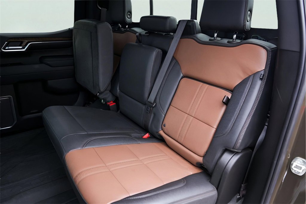 Used 2023 Chevrolet Silverado 1500 High Country w/ High Country Premium Package image 28