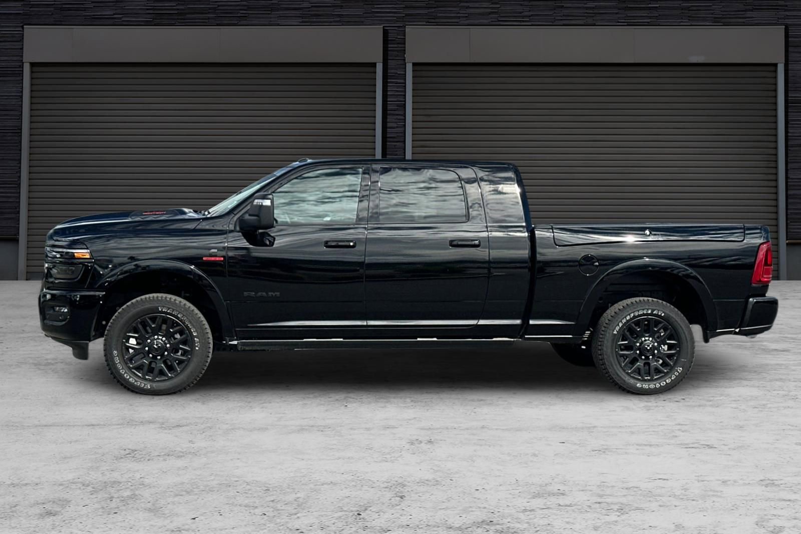 Used 2025 RAM 3500 Limited image 7