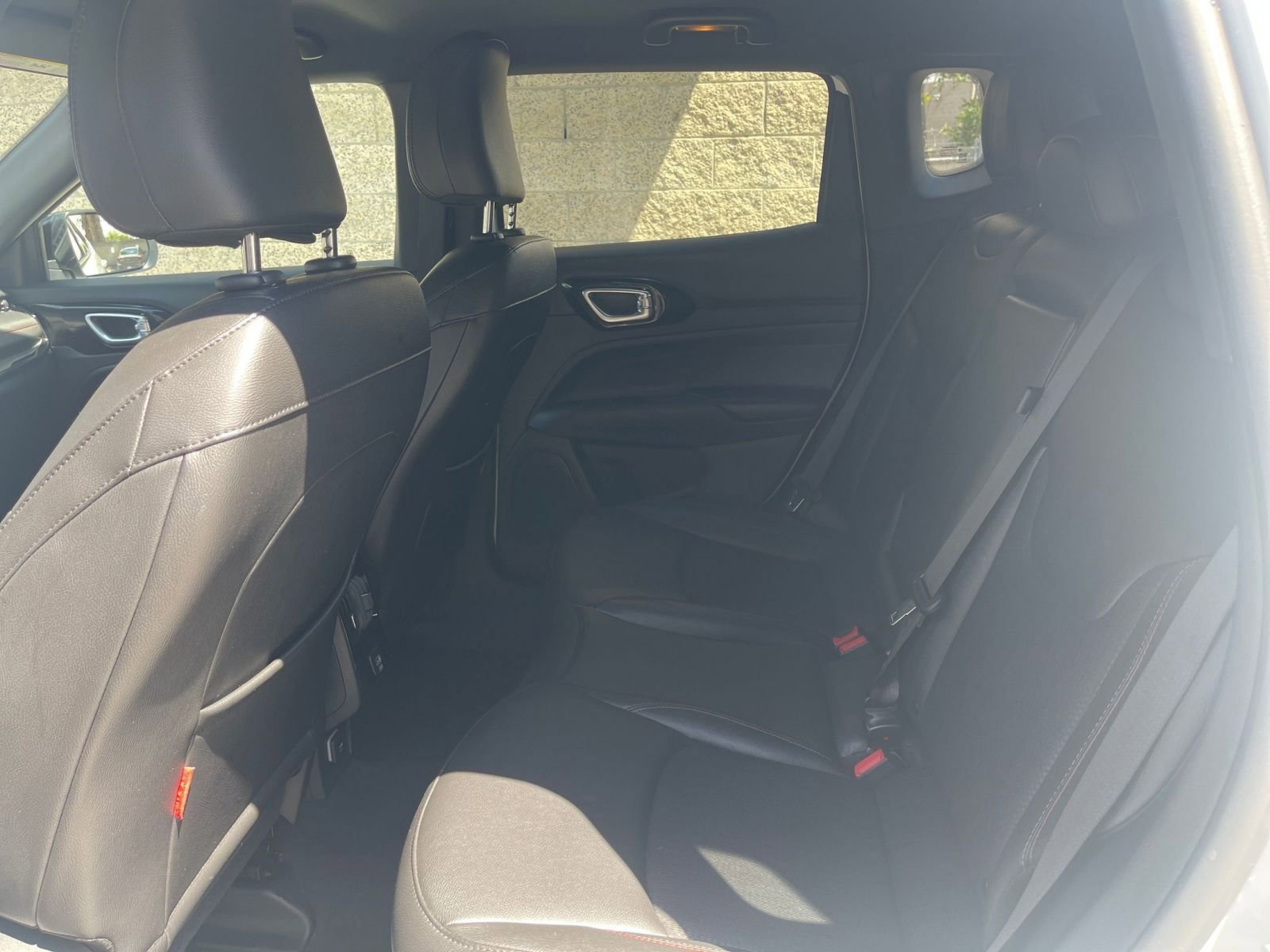 Used 2025 Jeep Compass Trailhawk image 24