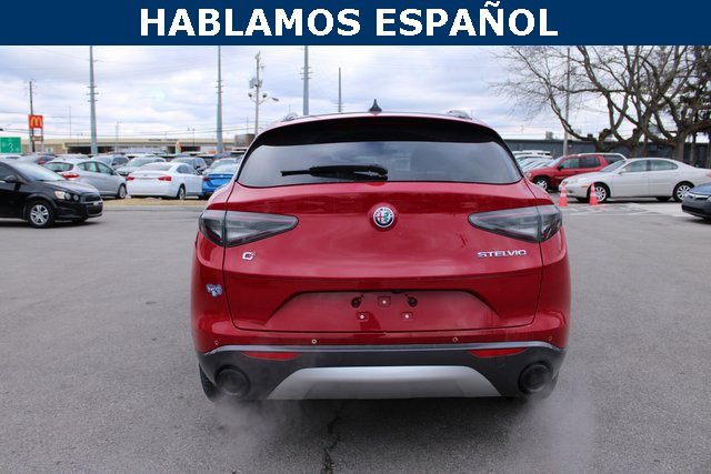 Used 2024 Alfa Romeo Stelvio Ti image 4