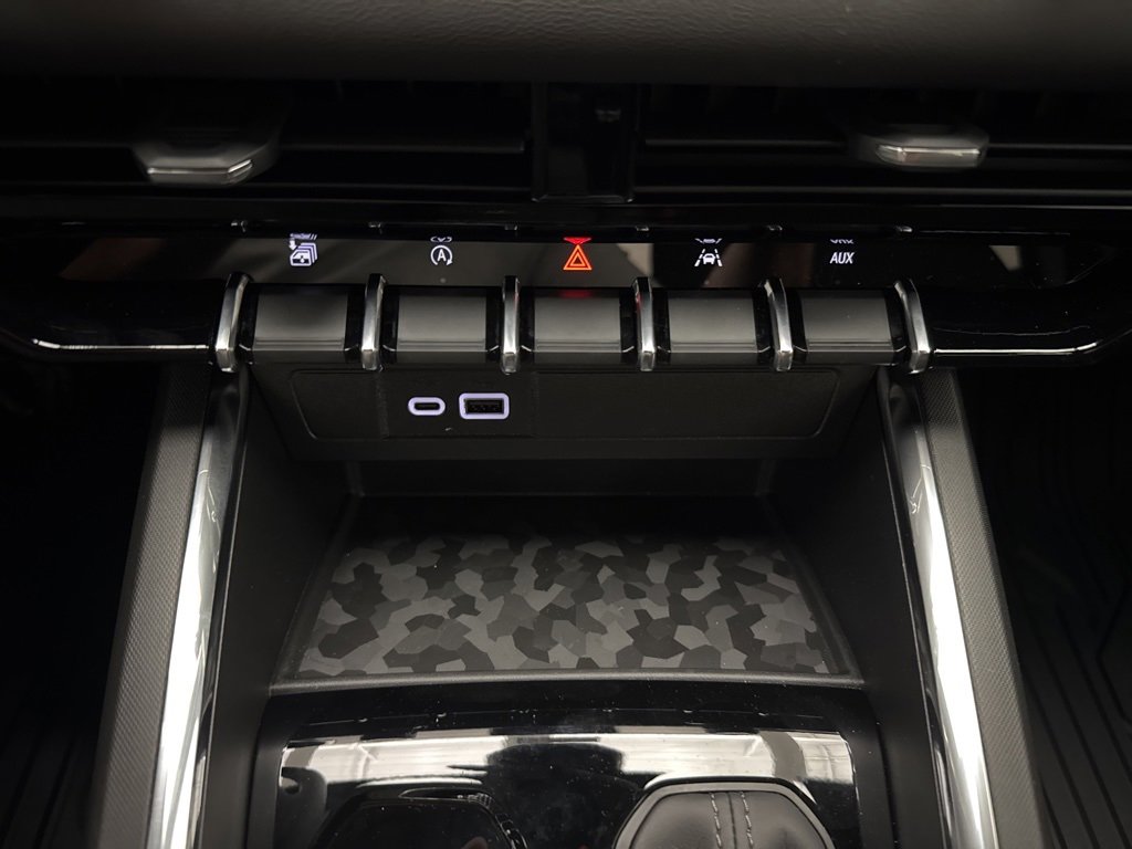 New 2025 GMC Canyon Elevation w/ Technology Package image 41