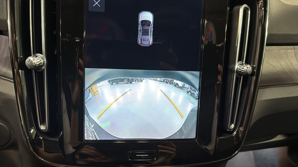 Certified 2023 Volvo C40 P8 Recharge Ultimate AWD/4WD image 16