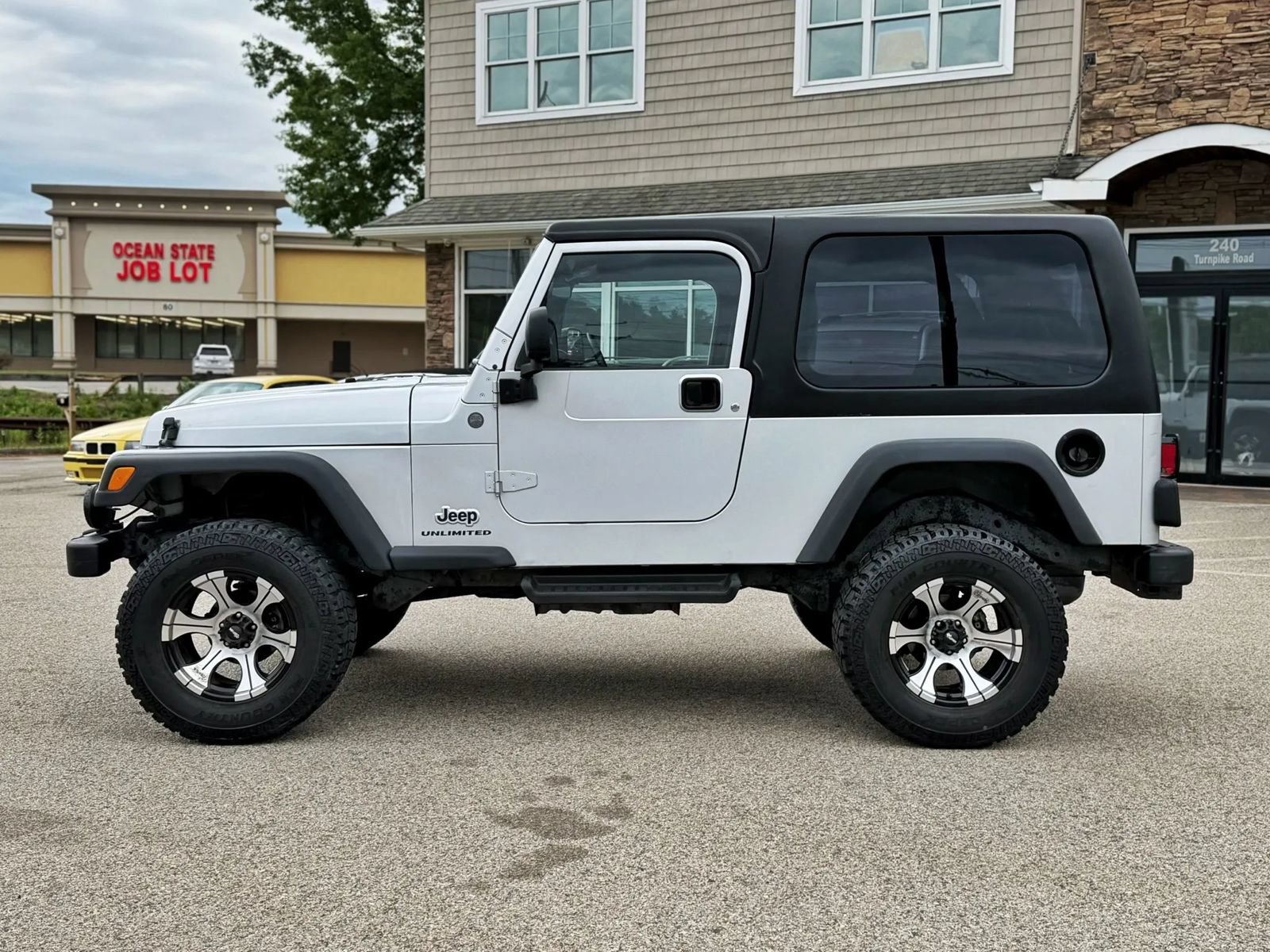 Used 2004 Jeep Wrangler 4WD image 9