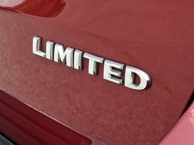 Used 2015 Jeep Grand Cherokee Limited w/ Luxury Group II AWD/4WD image 31