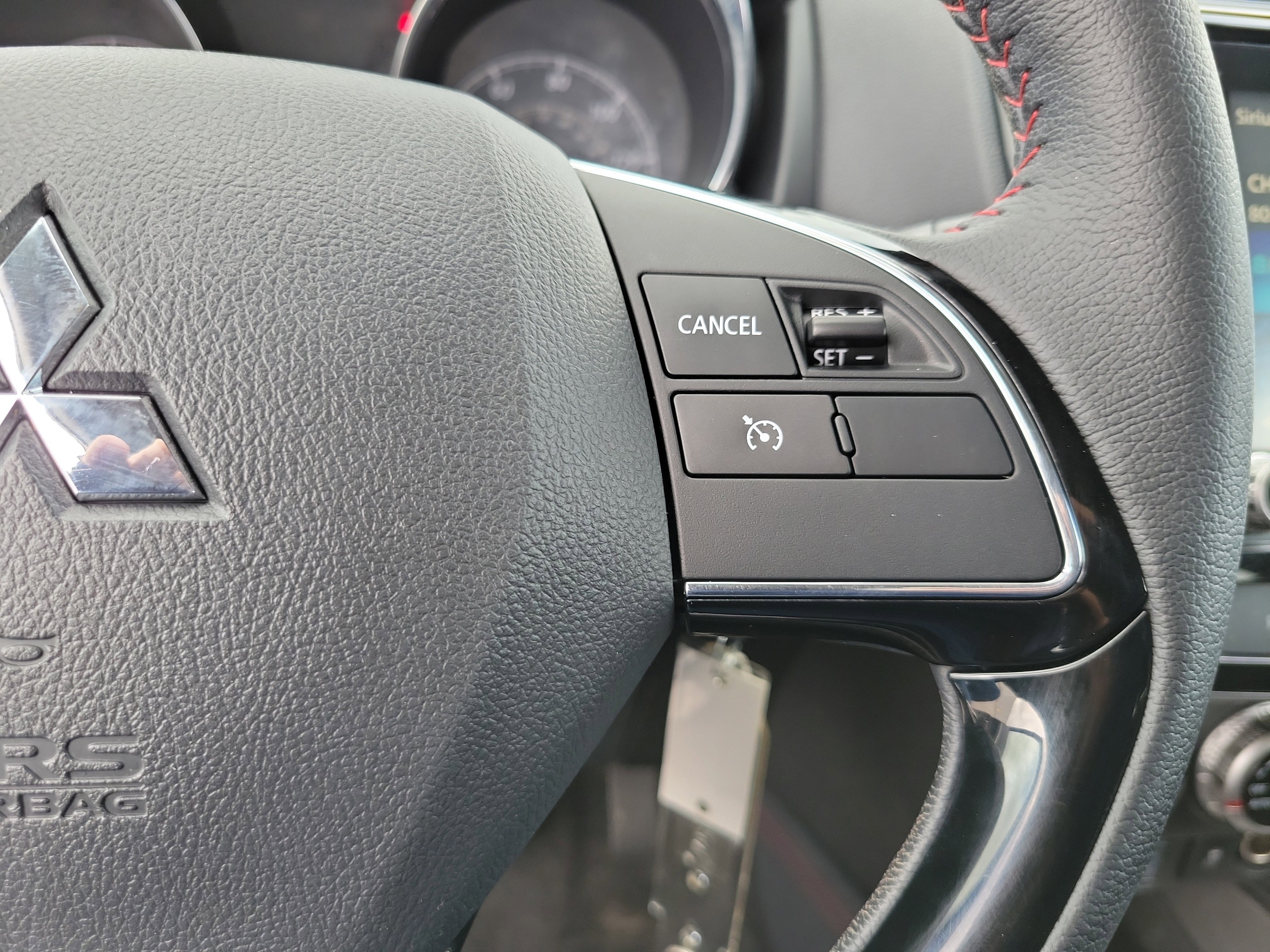 Used 2025 Mitsubishi Outlander Sport LE AWD/4WD image 22
