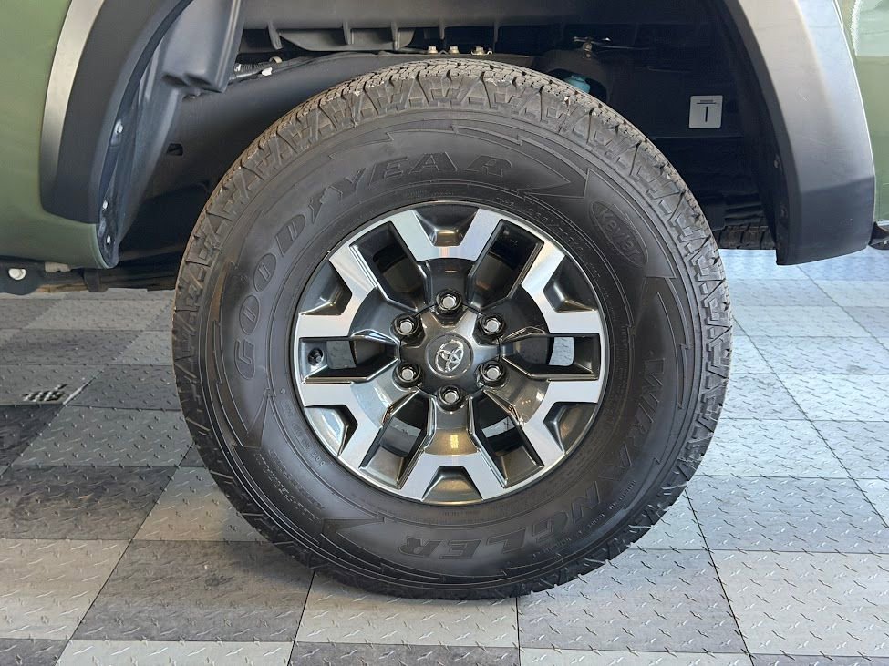 Used 2021 Toyota Tacoma TRD Off-Road w/ TRD Premium Off Road Package AWD/4WD image 26