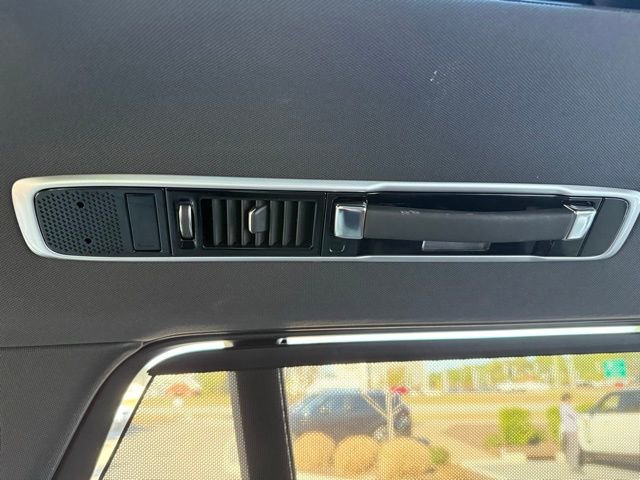 Certified 2024 Land Rover Range Rover SE image 32