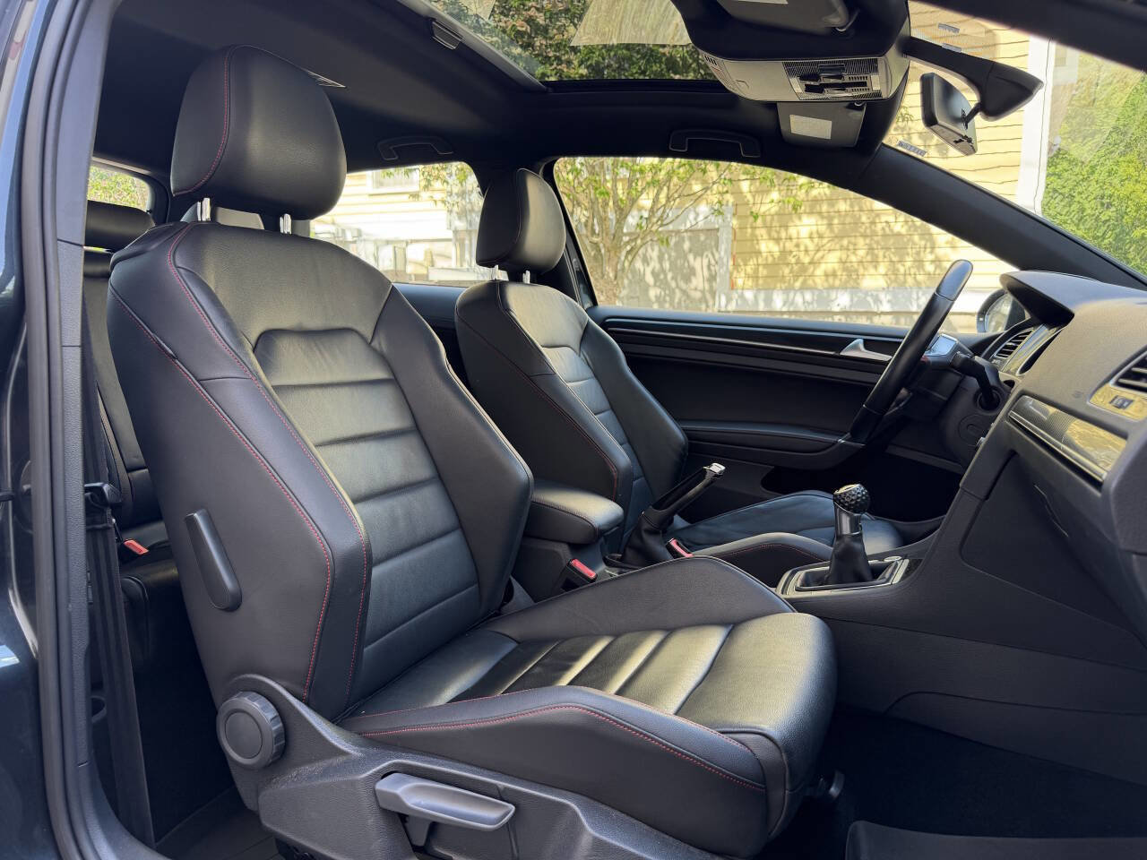 Used 2015 Volkswagen GTI SE w/ Lighting Package (SEL) FWD image 21
