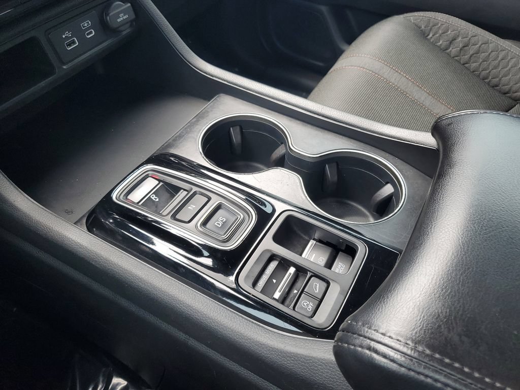 Used 2023 Honda Pilot Sport image 19