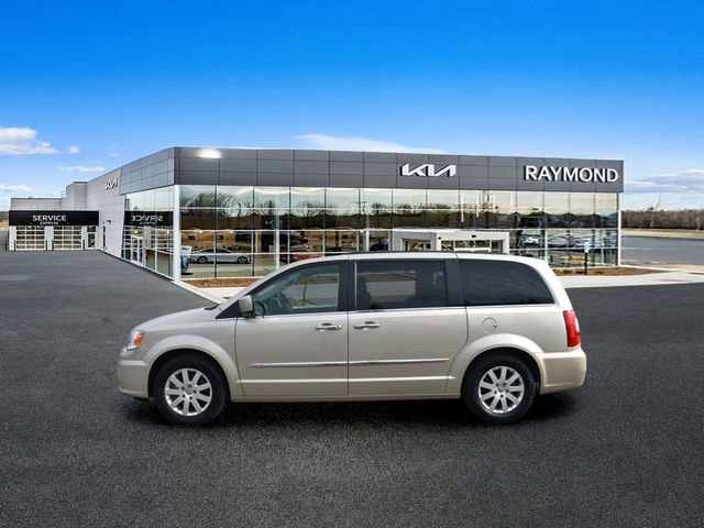 Used 2014 Chrysler Town & Country Touring w/ Trailer Tow Group FWD image 6