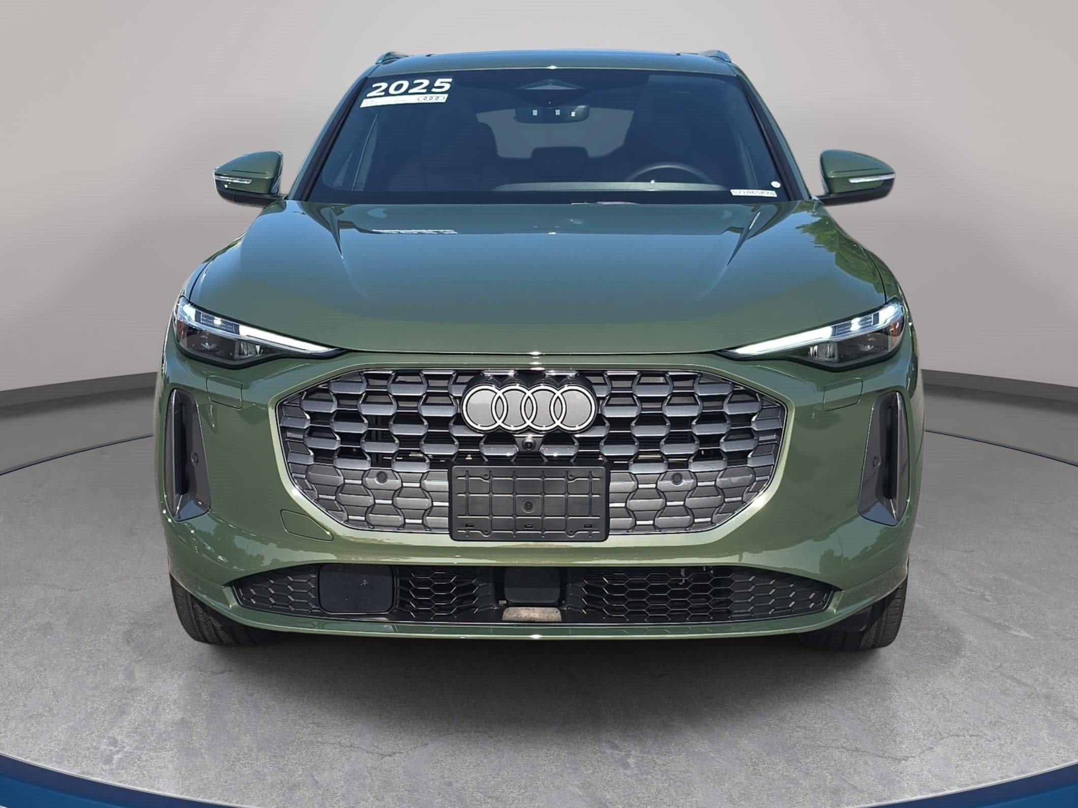 Certified 2025 Audi Q5 Premium AWD/4WD image 2