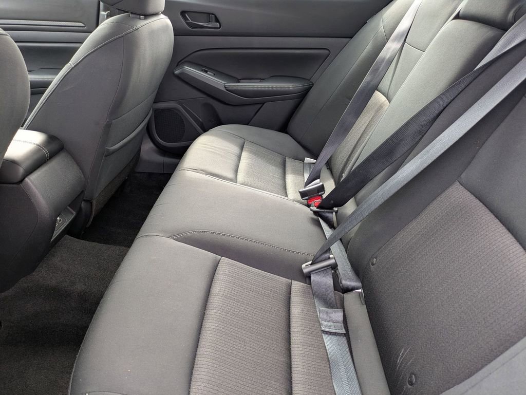 Used 2025 Nissan Altima 2.5 SV FWD image 26