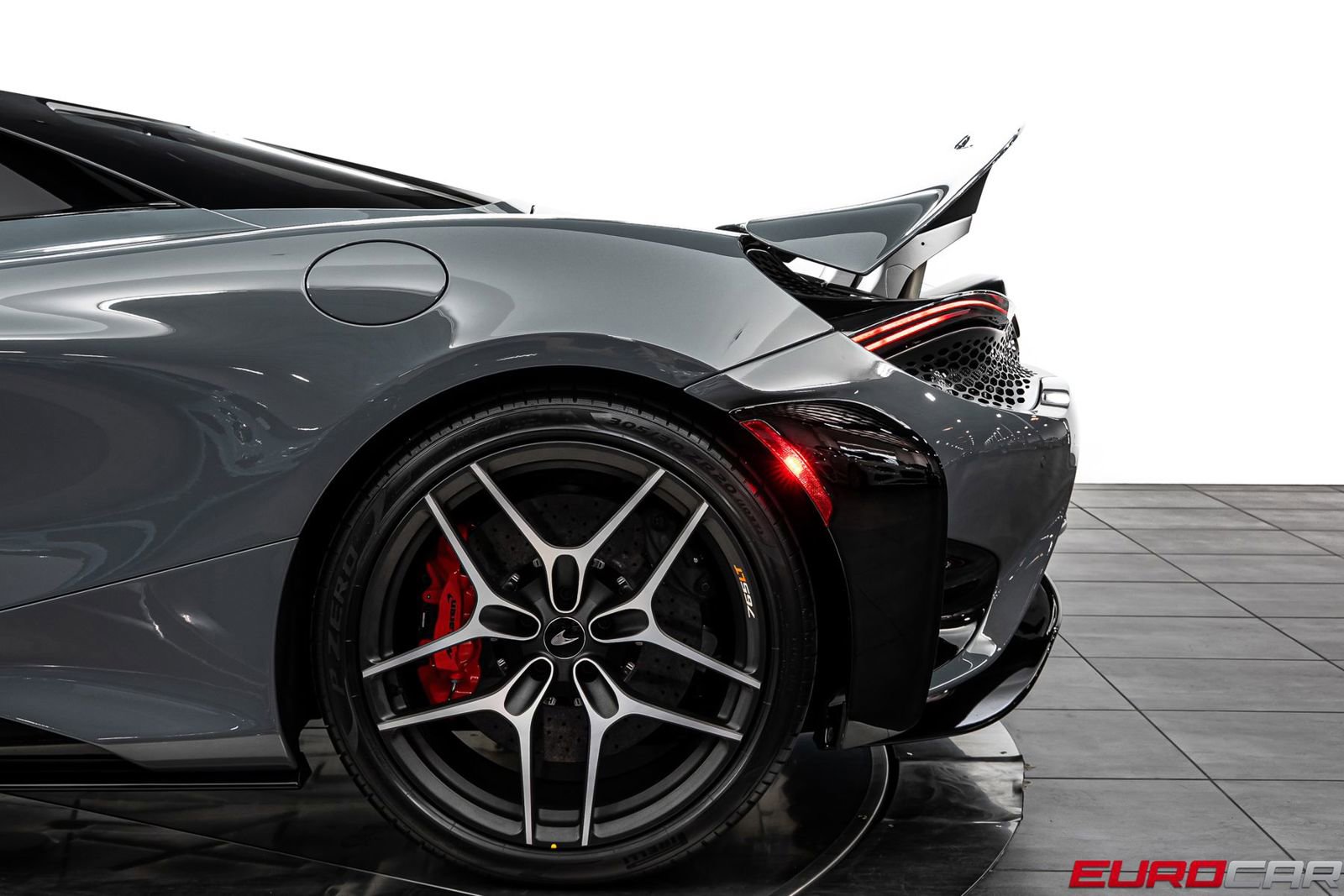 Used 2022 McLaren 765LT image 22