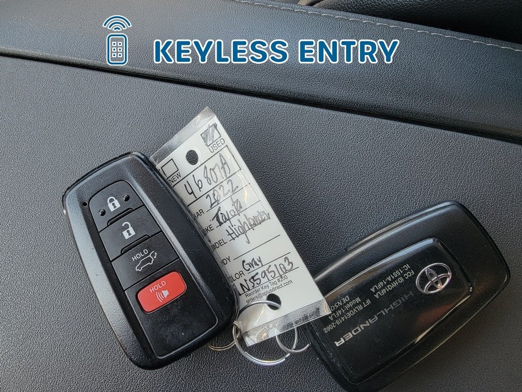 Used 2022 Toyota Highlander XLE AWD/4WD image 33