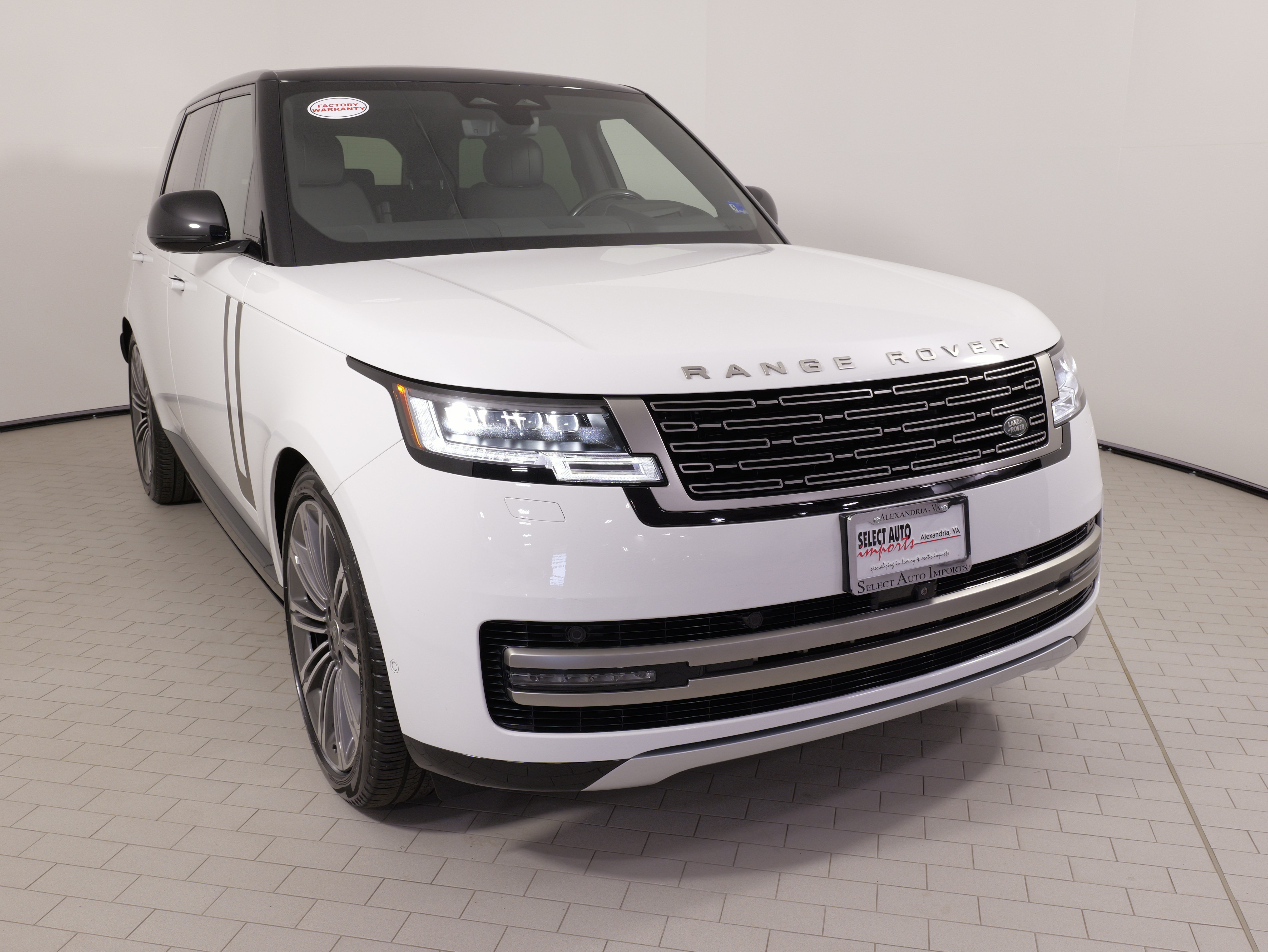 Used 2024 Land Rover Range Rover SE AWD/4WD image 6