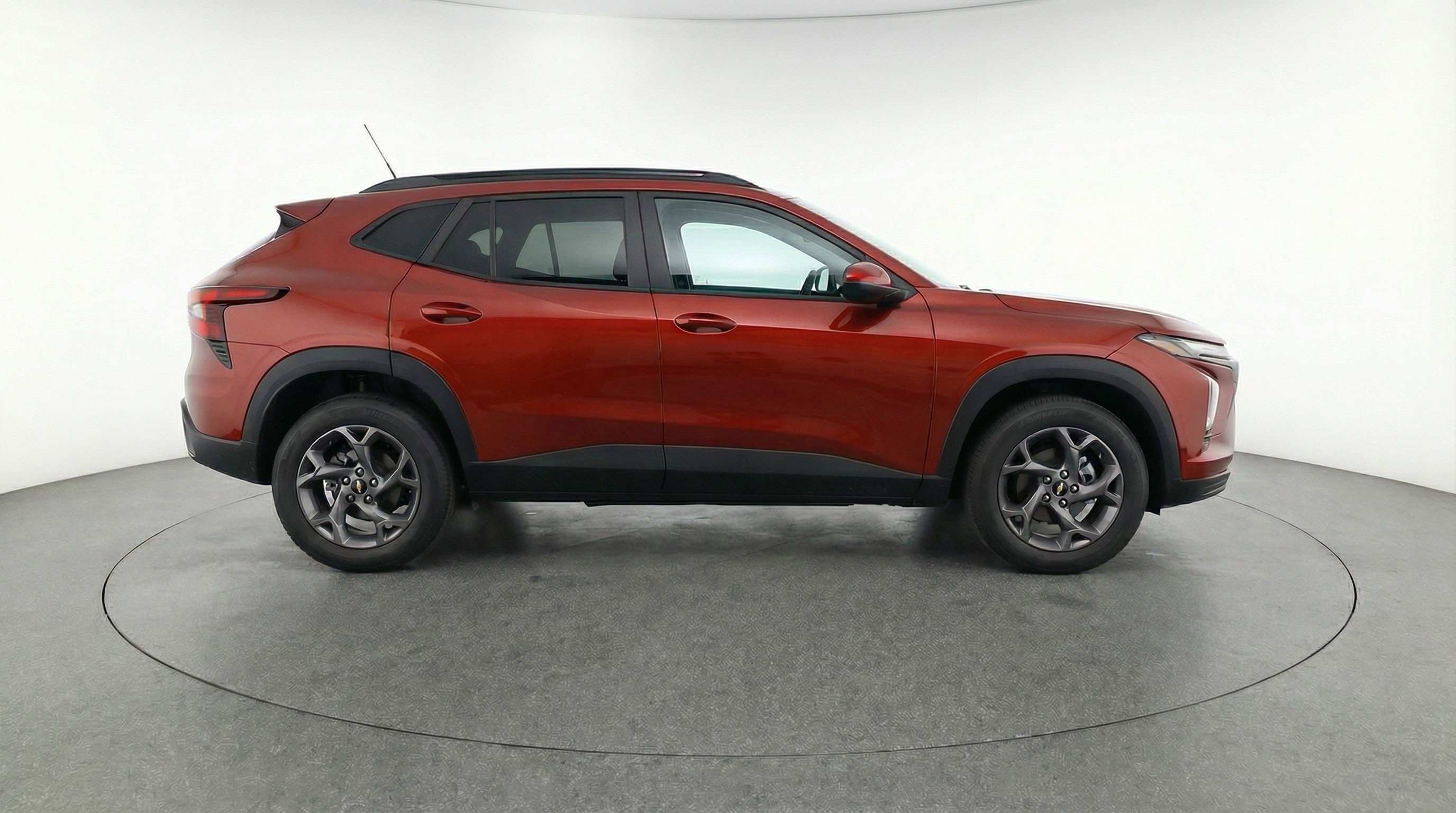 Used 2025 Chevrolet Trax LT image 11