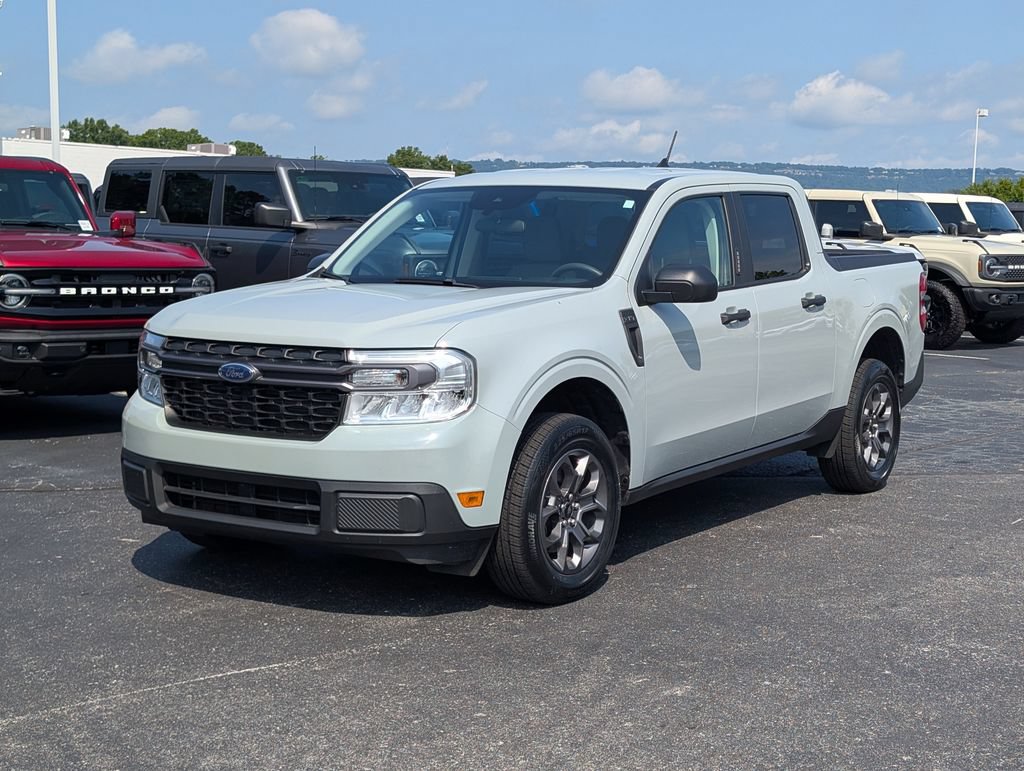 Used 2023 Ford Maverick XLT FWD image 3