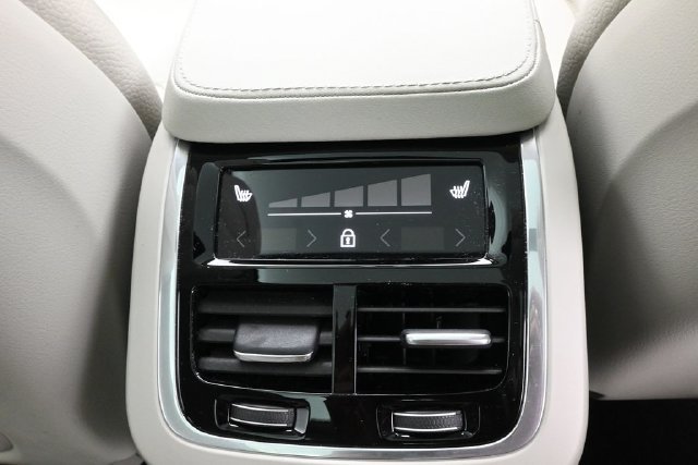 Used 2024 Volvo XC90 B6 Plus w/ Protection Package Premier AWD/4WD image 33