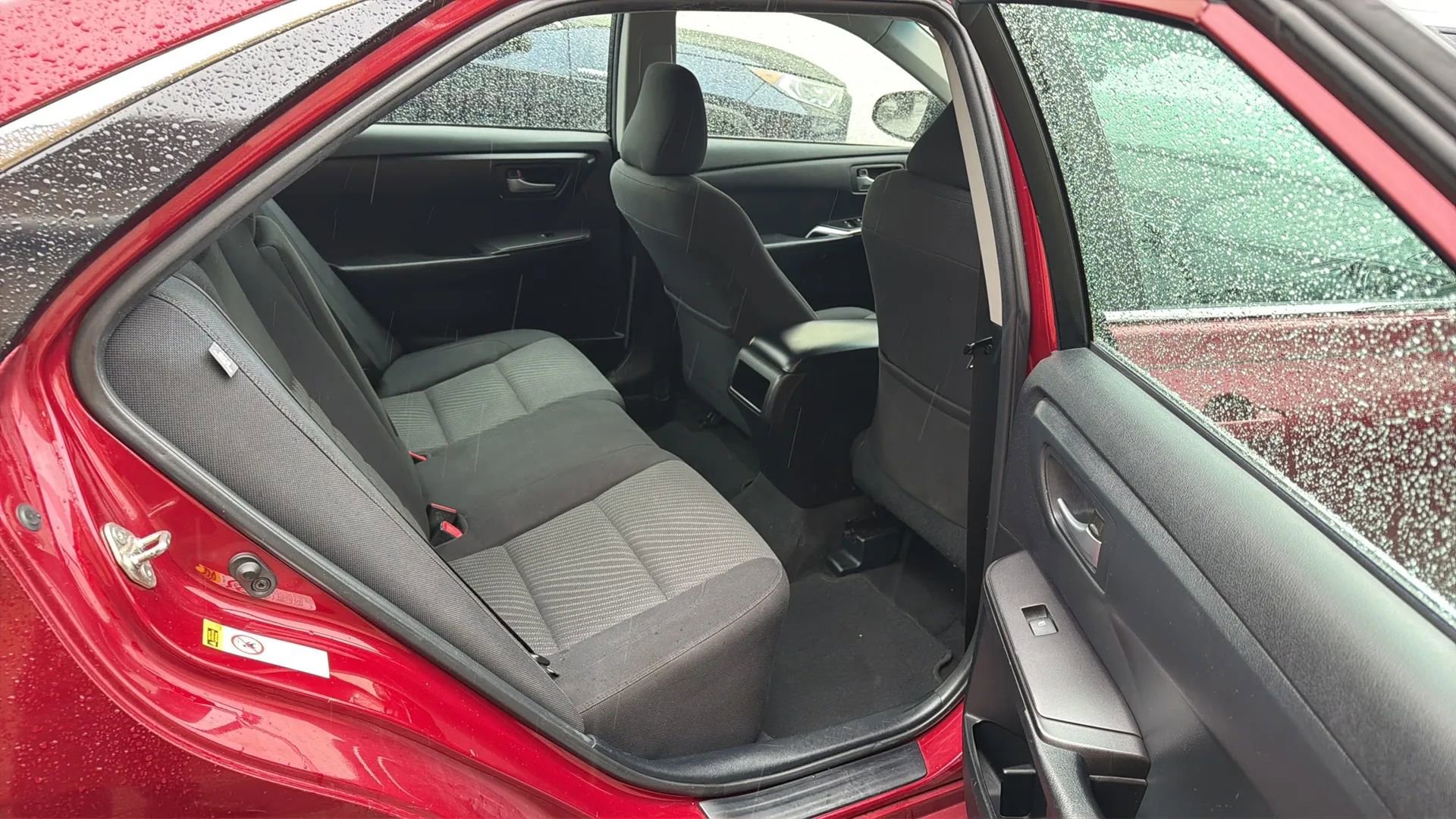 Used 2015 Toyota Camry LE FWD image 26