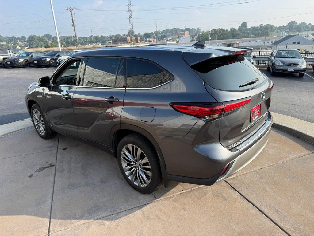 Certified 2020 Toyota Highlander Platinum AWD/4WD image 10