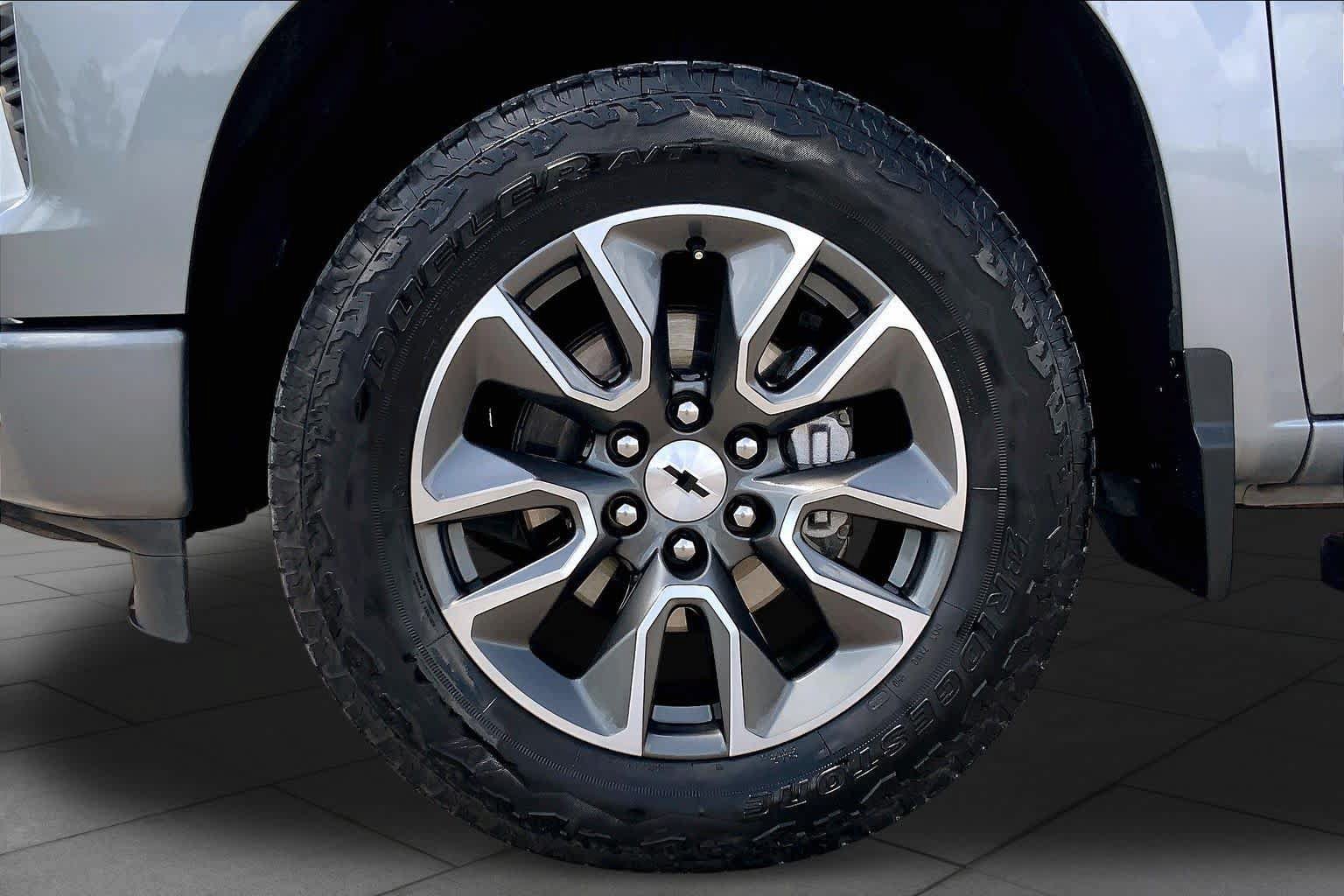 Used 2024 Chevrolet Silverado 1500 RST w/ Protection Package RWD image 11