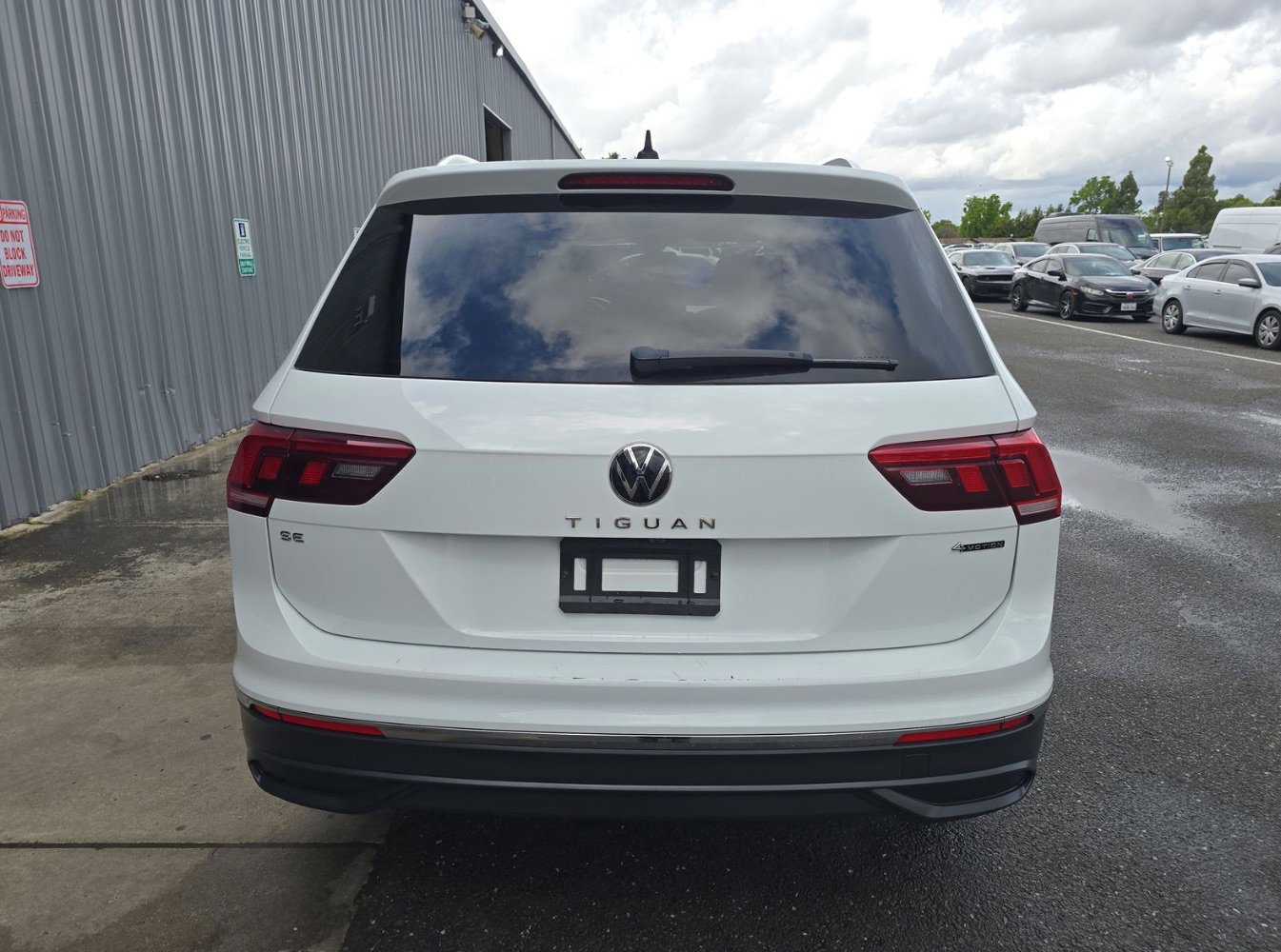 Used 2024 Volkswagen Tiguan SE AWD/4WD image 5