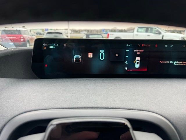 Used 2025 Ford Expedition Active image 15