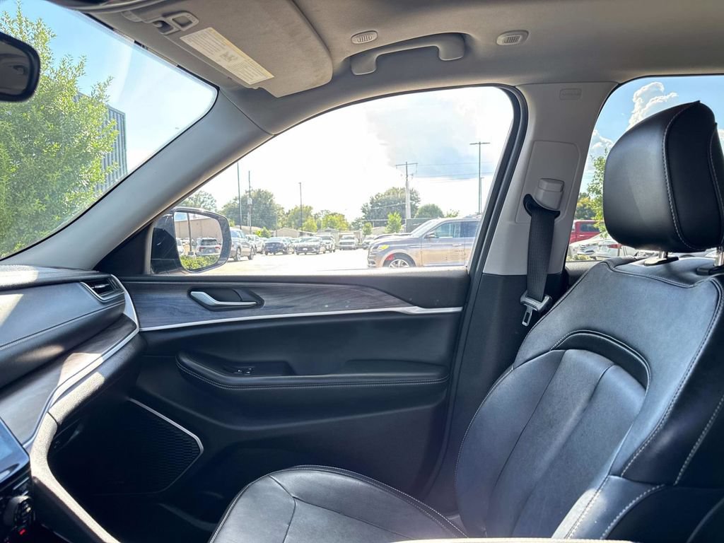 Used 2022 Jeep Grand Cherokee Limited RWD image 19