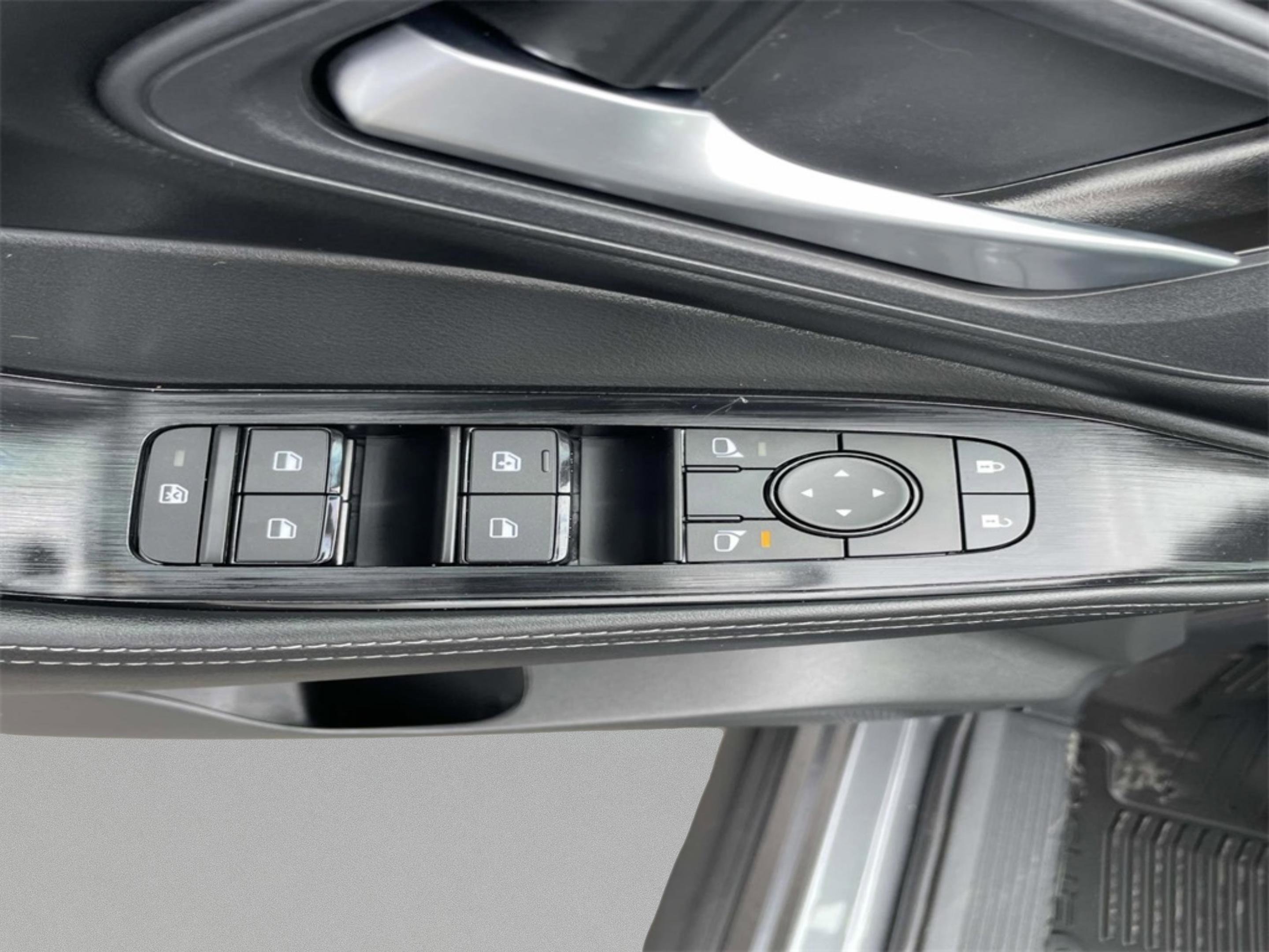 New 2026 Nissan Rogue SV FWD image 17