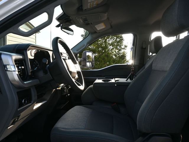 Used 2025 Ford F350 XLT image 13
