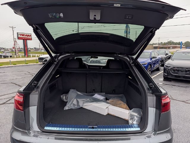 New 2027 Audi SQ8 Prestige AWD/4WD image 17