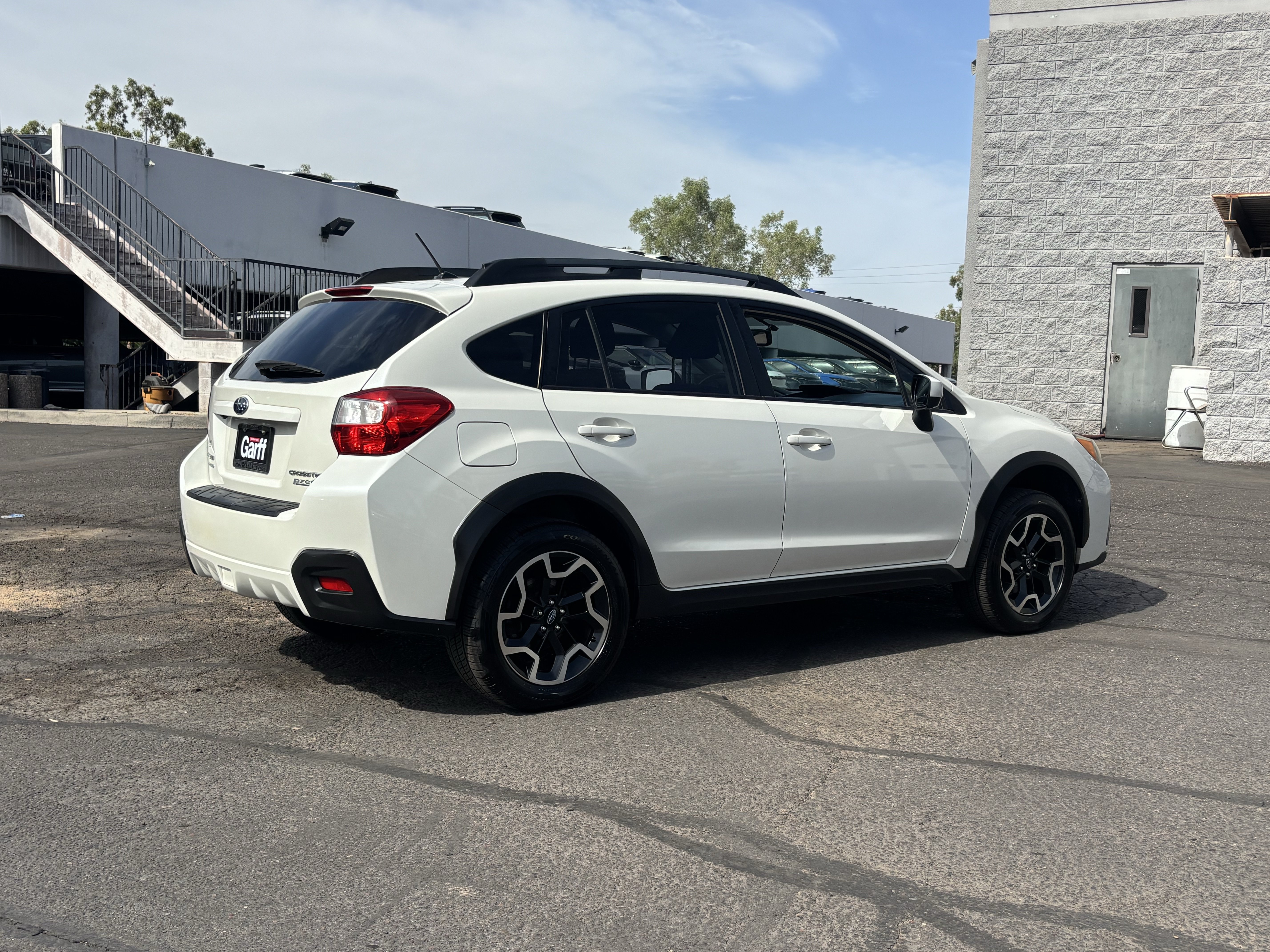 Used 2016 Subaru Crosstrek 2.0i Premium AWD/4WD image 3