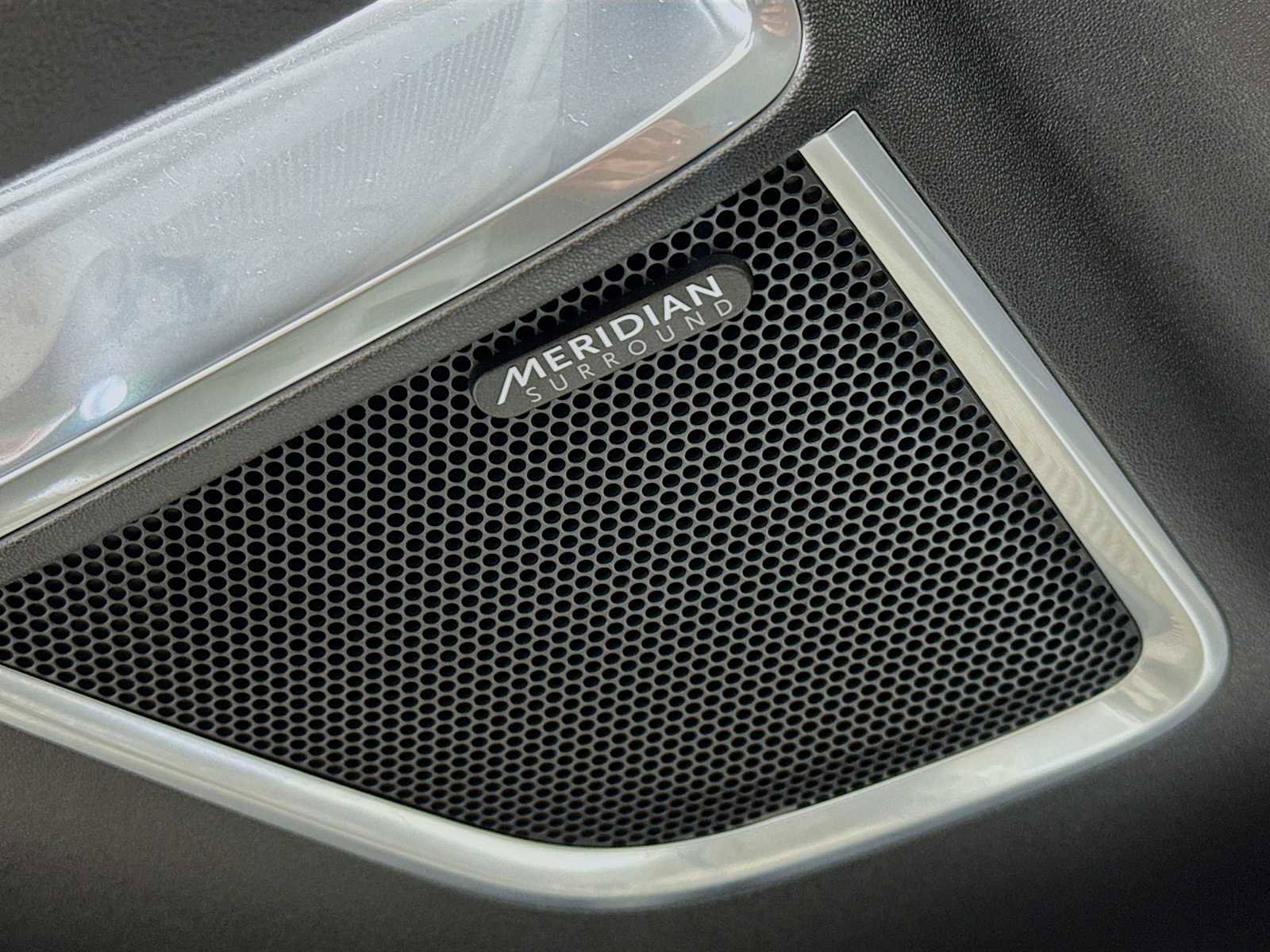 Used 2024 Jaguar E-PACE R-Dynamic SE image 20