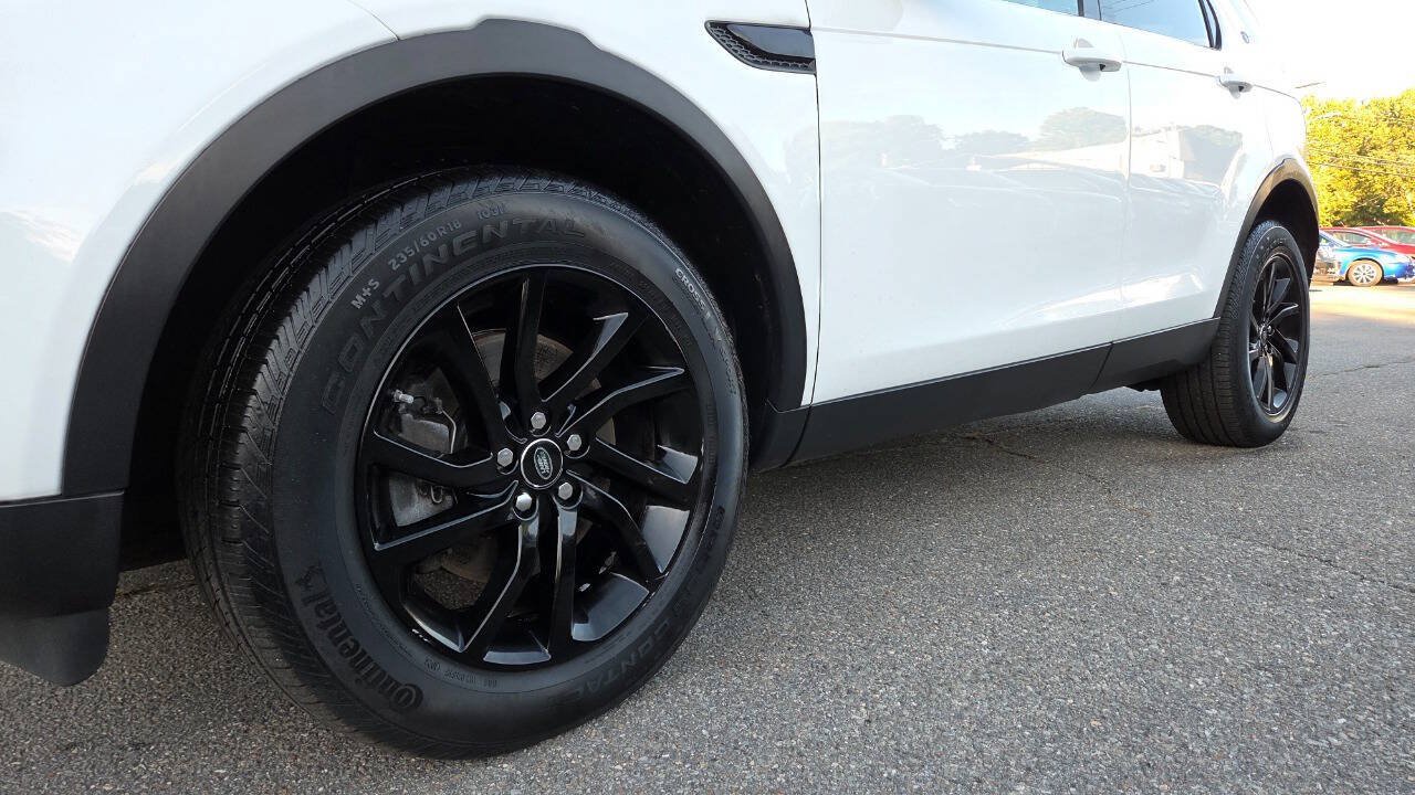 Used 2017 Land Rover Discovery Sport SE AWD/4WD image 8