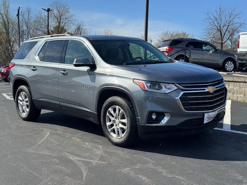 Used 2020 Chevrolet Traverse LT image 2