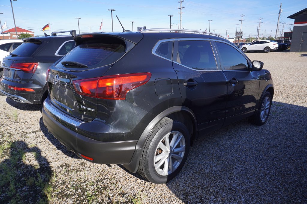 Used 2017 Nissan Rogue Sport SV AWD/4WD image 6