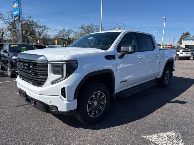 Used 2024 GMC Sierra 1500 AT4 w/ Technology Package image 3