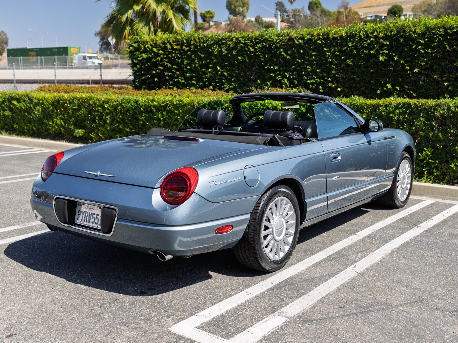 Used 2005 Ford Thunderbird RWD image 5