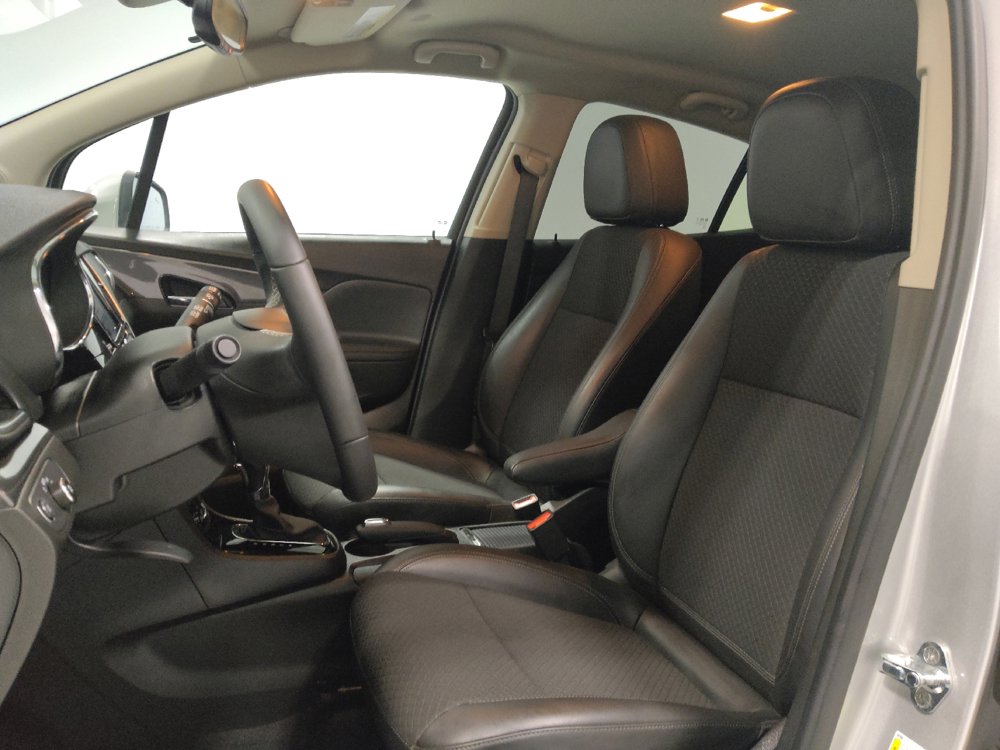 Used 2022 Buick Encore Preferred w/ Safety Package AWD/4WD image 17