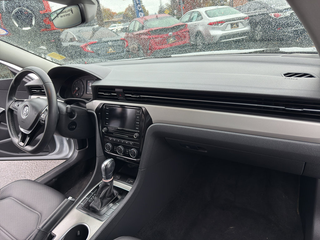 Used 2021 Volkswagen Passat 2.0T SE image 14