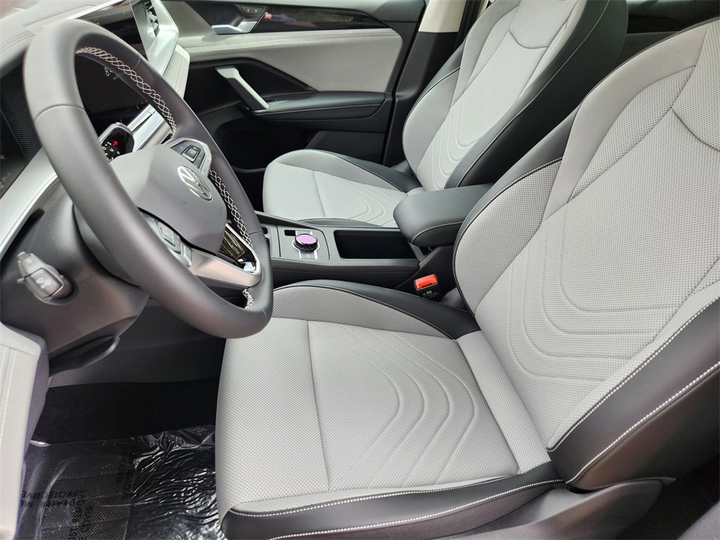 New 2025 Volkswagen Tiguan SE image 5