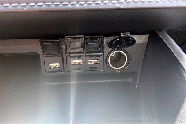 Used 2021 Toyota Highlander XSE FWD image 16
