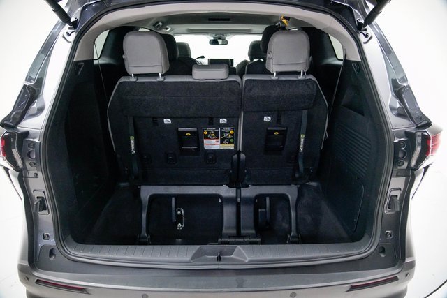 Certified 2025 Toyota Sienna XLE image 13