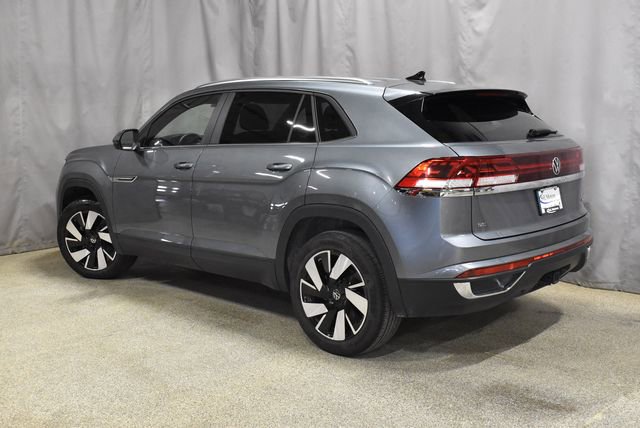 Used 2025 Volkswagen Atlas Cross Sport SE image 6