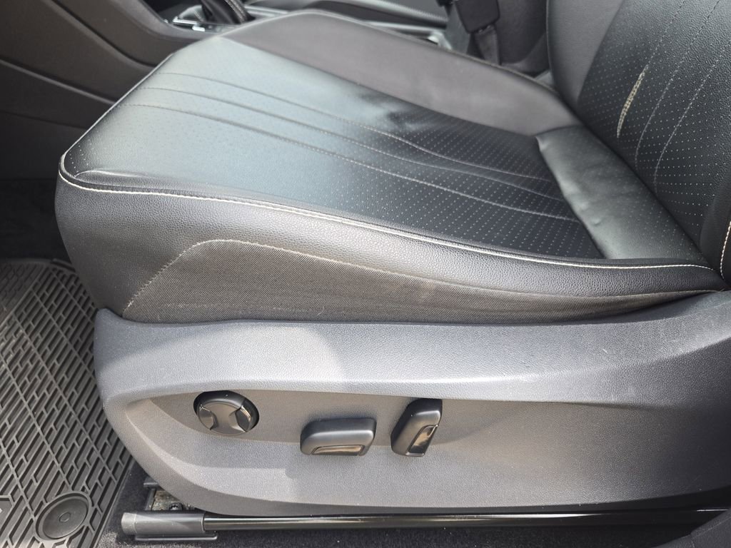 Used 2022 Volkswagen Tiguan SE FWD image 25