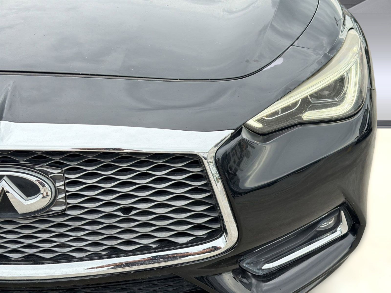 Used 2018 INFINITI Q60 3.0t Luxe w/ Sensory Package 3.0T Luxe image 11